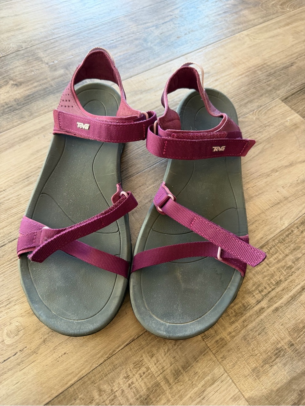 Teva Verra Purple Strappy Sport Sandals Hiking Trail Shoes Women's Size 11